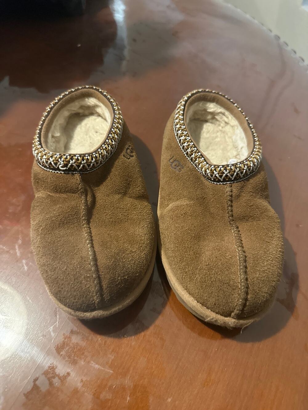 UGG Kids Tasman Slippers Chestnut Suede Braided Trim Size 2